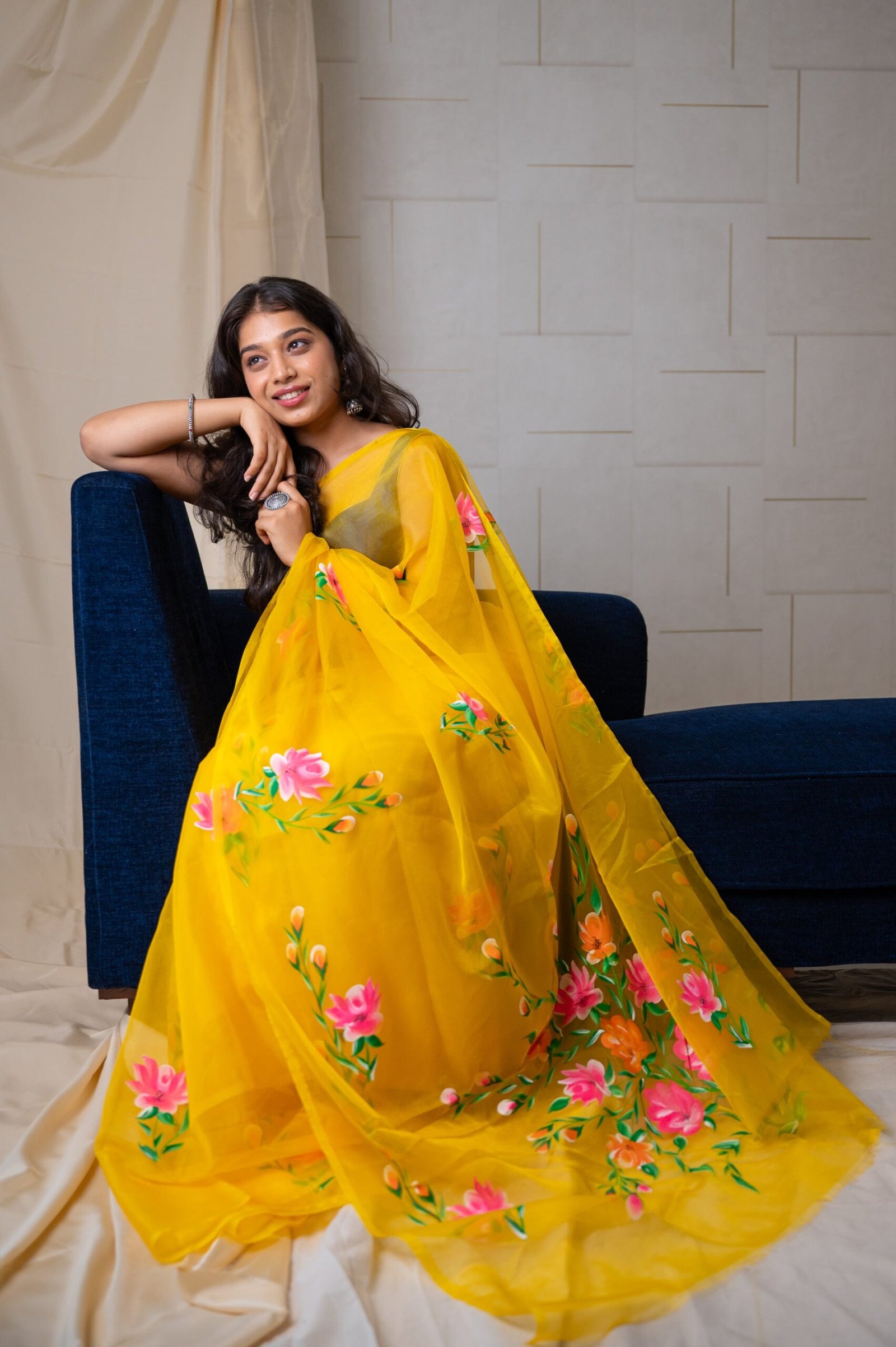 https://phulari.com/cdn/shop/files/Phulari-133.jpg?v=1717415289